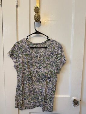 Daisy Fuentes Short Sleeve Floral Tee in Green & Blue 1X
